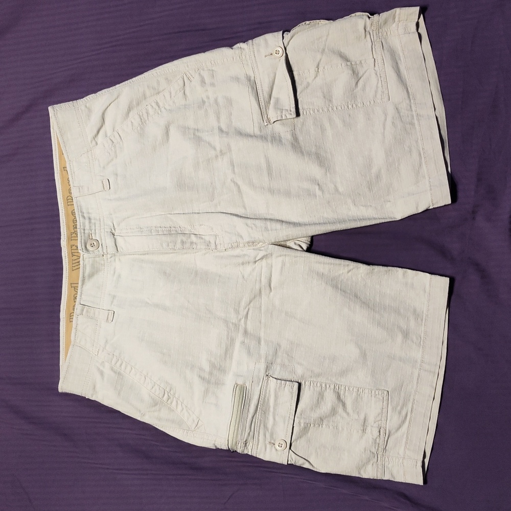 Wear First Free-Band cargo shorts